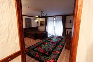 Мини-отель Vila Etnica Trebujeni Двухместный номер с 1 кроватью и видом на горы-7