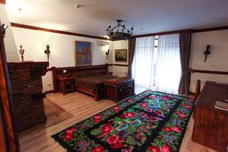 Мини-отель Vila Etnica Trebujeni Двухместный номер с 1 кроватью и видом на горы-2
