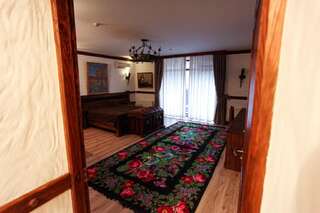 Мини-отель Vila Etnica Trebujeni Двухместный номер с 1 кроватью и видом на горы-16